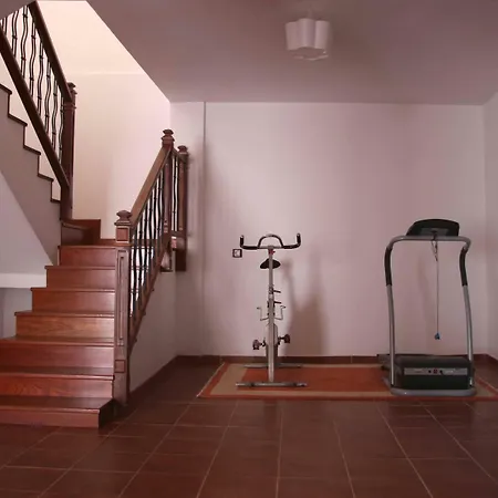 Casa Erasmo Nyaraló *